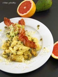 Selbst gemachte Gnocchi mit Bruschetta Butter Maronen und Grapefruit Guacamole 7