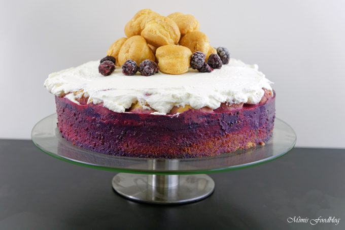 Brombeertorte mit Windbeuteln ~ optisch der Hit auf jeder Kuchentafel