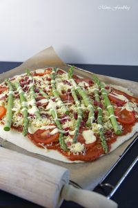 Grüne Spargelpizza mit Dinkelboden 6