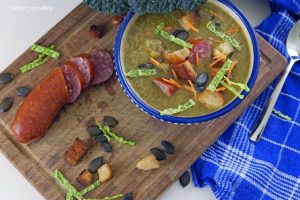 Leichte Wirsingsuppe mit Kürbiskernen und Weißwein eine geschmeidige Suppe zum Bloggeburtstag von Geschmeidige Köstlichkeiten 4