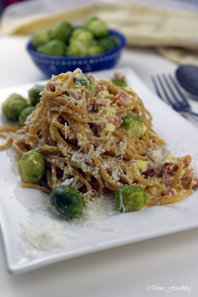 Vollkorn Spaghetti Carbonara mit Rosenkohl herbstlich rustikales Pastaglück 4