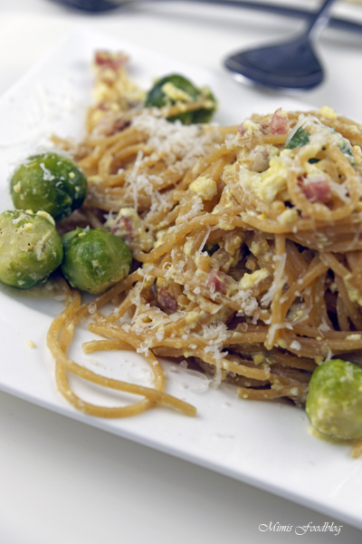 Vollkorn Spaghetti Carbonara mit Rosenkohl herbstlich rustikales Pastaglück 6