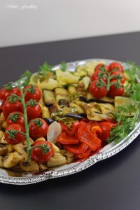 Antipasti Platte vegane Vorspeisenidee für ein geselliges Essen 2