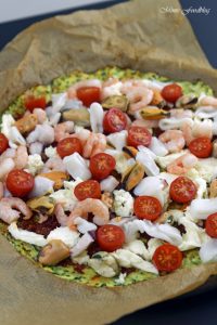 Meeresfrüchte Pizza Low Carb Pizza mit Zucchini Boden 3
