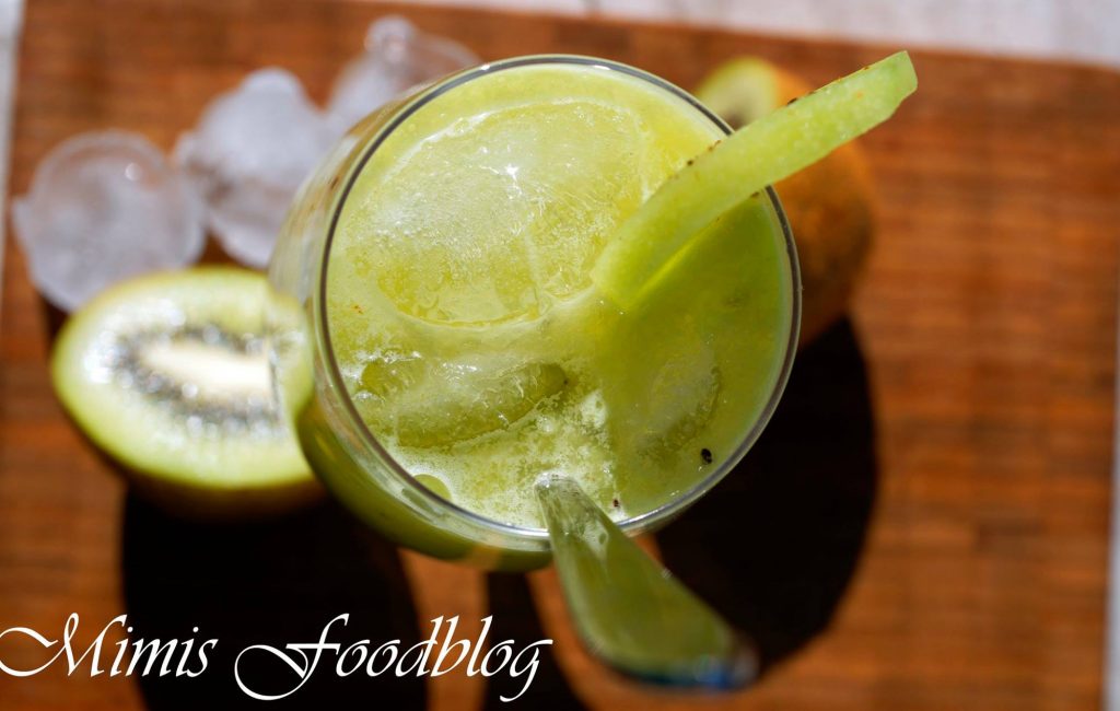 Kiwi Limonade mit Grapefruit und Holundersirup