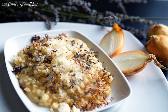 Lavendel-Zwiebel-Risotto