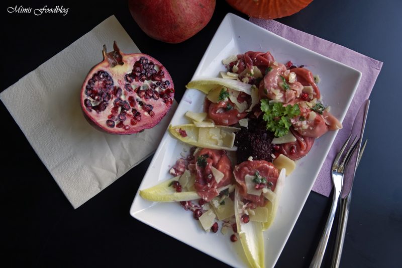 Rote-Bete-Tortellini mit einer Kürbis-Füllung