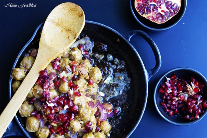 Deftiger Rosenkohl mit Granatapfel