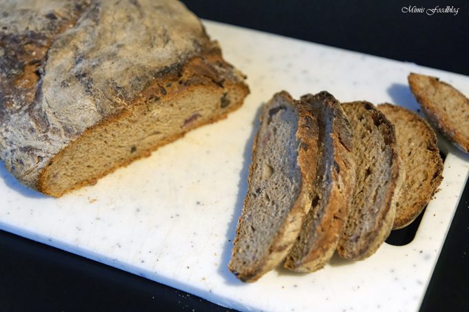 No Knead Bread mit Oliven