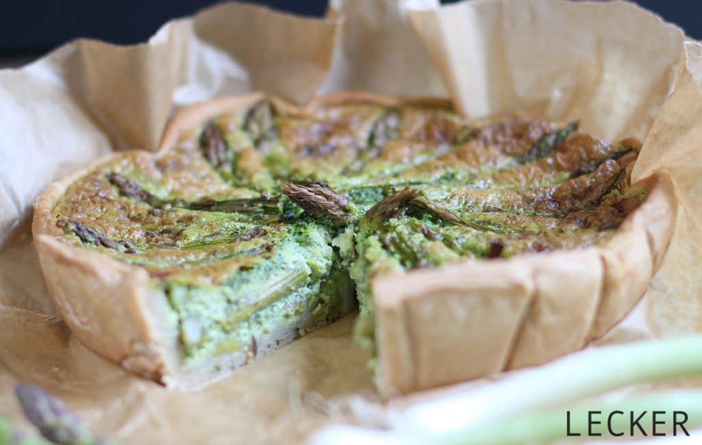 {Gastbeitrag von Lecker&Co} Bärlauch-Spargel-Quiche im Brotteig
