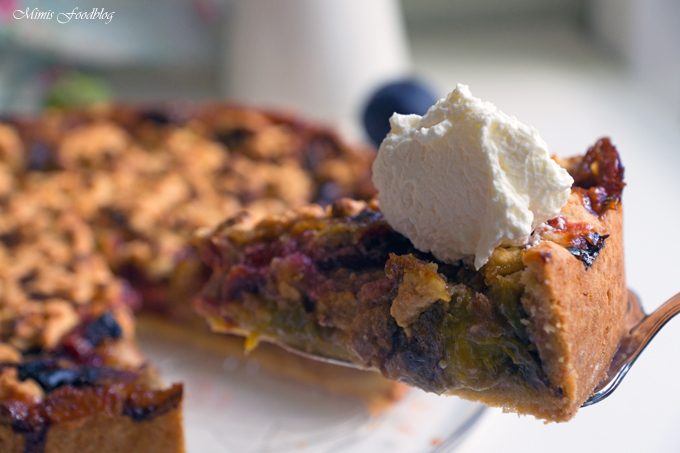 Marillen-Pflaumen-Kuchen mit Streuseln