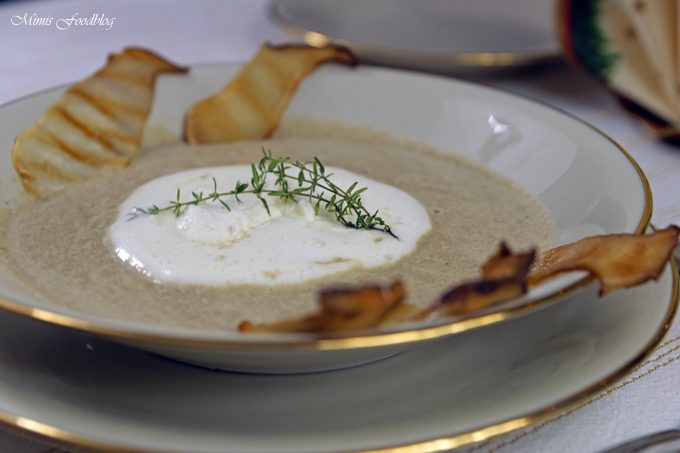 Champignoncremesuppe mit Weißwein