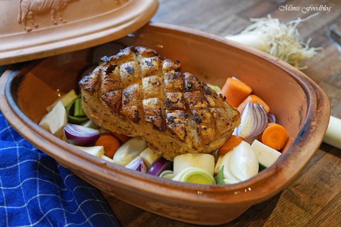 Schweinekrustenbraten mit Wurzelgemüse aus dem Römertopf
