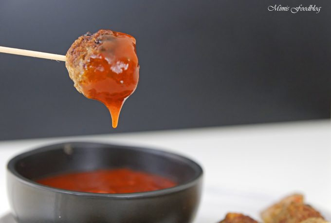 Gefüllte Chili-Hackbällchen mit Käse - Mimis Foodblog
