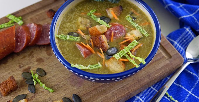 Leichte Wirsingsuppe mit Kürbiskernen und Weißwein eine geschmeidige Suppe zum Bloggeburtstag von Geschmeidige Köstlichkeiten 1