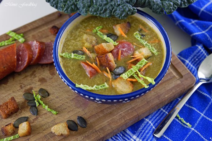 Wirsingsuppe mit Kürbiskernen und Weißwein ~ eine geschmeidige Suppe zum Bloggeburtstag von Geschmeidige Köstlichkeiten