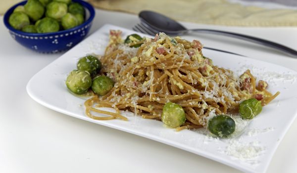 Vollkorn Spaghetti Carbonara mit Rosenkohl herbstlich rustikales Pastaglück 3