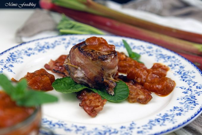 Rhabarber Chutney mit Bacon-Medaillon ~ Mein Rezept zum Küchenklüngel im April