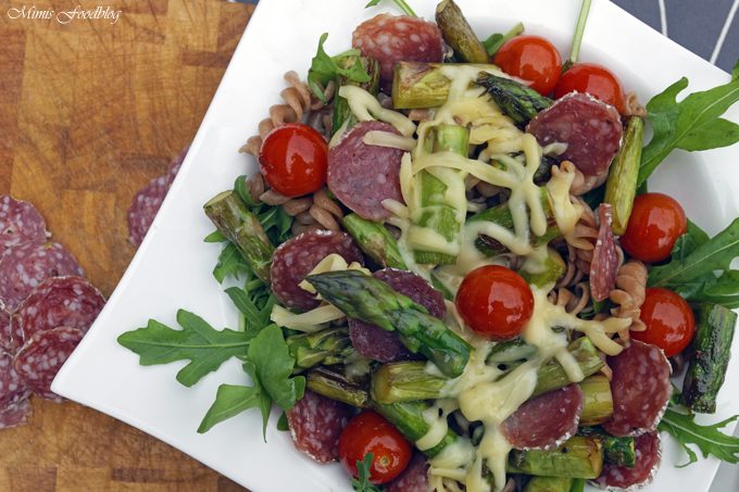 Vollkornpasta mit Spargel, Cocktailtomaten und Rucola ~ sommerliches Pastarezept perfekt für den Feierabend