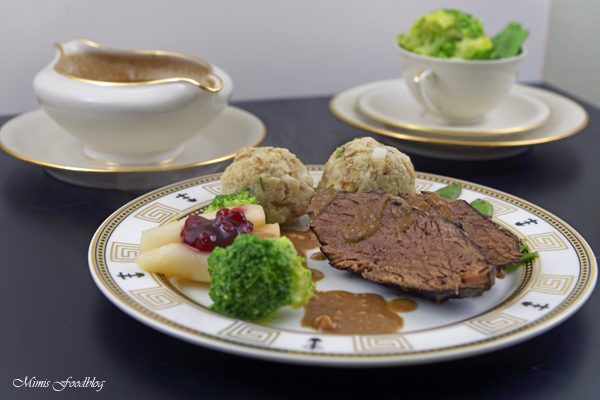 {Anzeige} Saurer Braten mit Knödeln ~ Klassiker der Deutschen Küche, inspiriert vom Lecker-Lexikon von Lieferheld