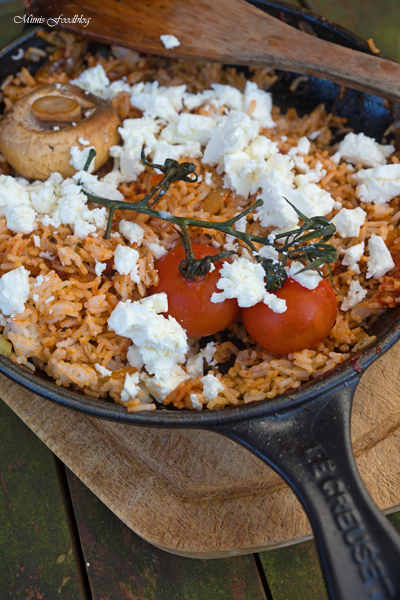Rote Reispfanne mit Schafskäse mediterranes schnelles Resteessen 6