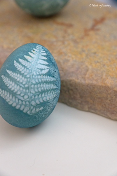Das natürlich gefärbte Blau der Ostereier Eier färben mit Blaubeeren 9